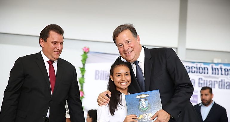 Presidente Varela participa en graduacin del Centro de Formacin Integral Bilinge Padre Fernando Guardia Jan 