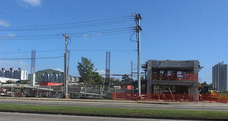 Puente Peatonal de la UTP con avance fsico del 65