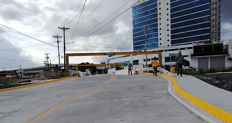 Inauguran puente vehicular en ZLC