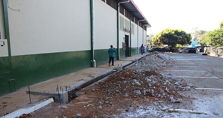 Remodelacin del Gimnasio Rolando Smith en proceso