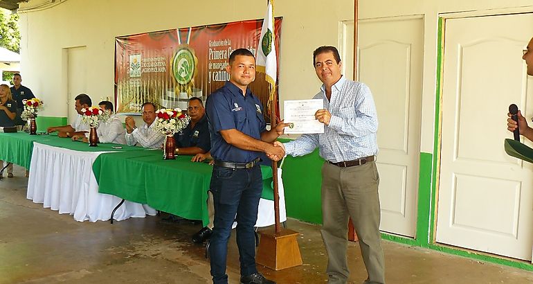 MIDA realiza graduacin de la primera generacin de Manejadores y Caninos