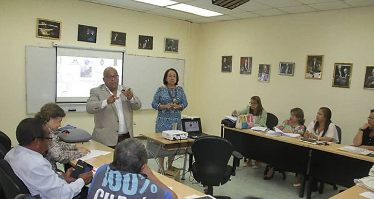 Curso de espaol para personas sordas en UDELAS