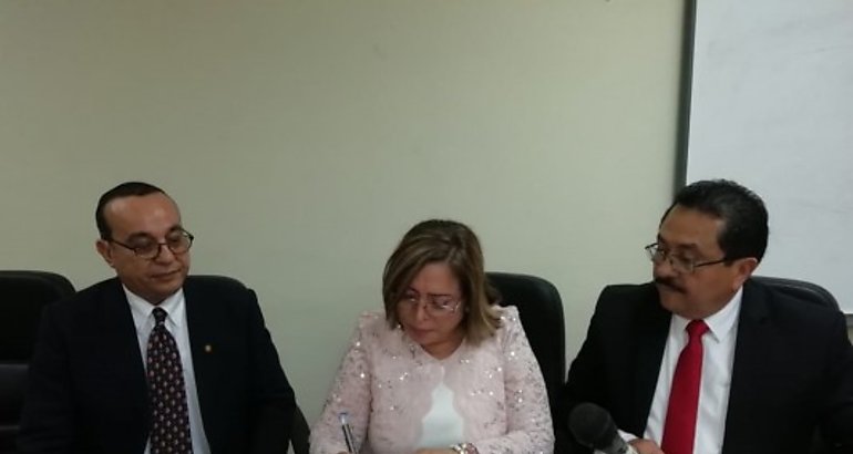 Juramentan la directora y subdirector del Centro Regional Universitario de Panam Este CRUPE