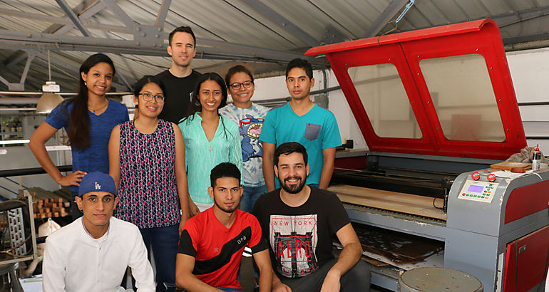 UTP culmina taller sobre el uso de cortadora lser apoyado por la Senacyt