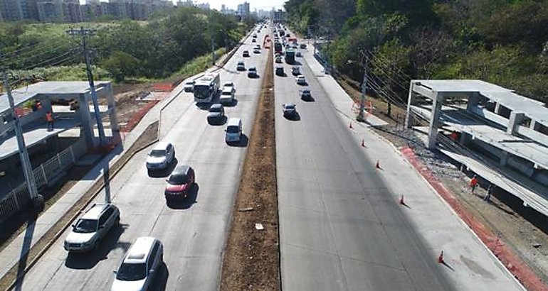 Construccin del Puente Peatonal en la UTP con 71 de avance