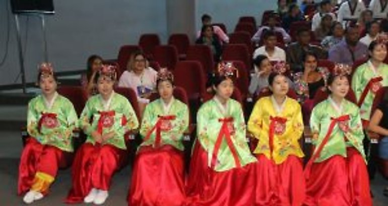 Lincoln House School procedente de Corea del Sur