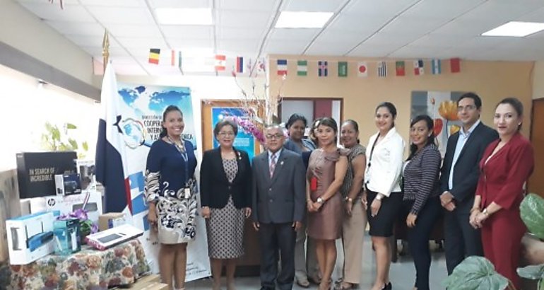 Proyecto FORINT de la Unin Europea dona equipo tecnolgico a la UP