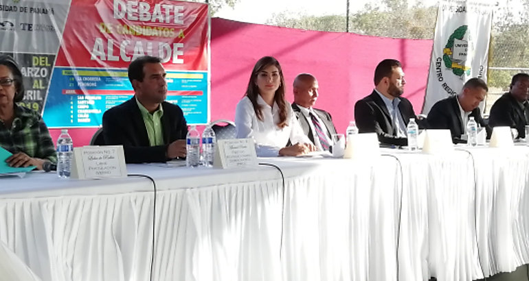 Realizan debate a alcalde en el CRU de Cocl