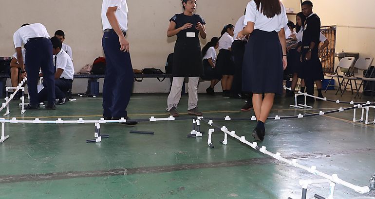 100 estudiantes del Instituto Fermn Naudeau participaron en el RETO AMPYME