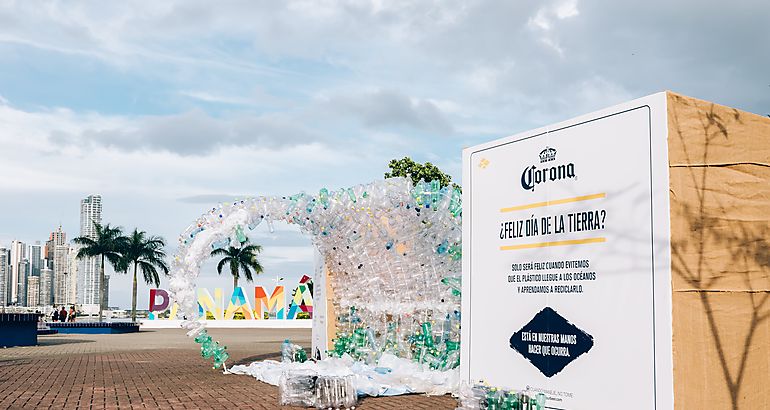 Una ola de plstico el escenario que quiere prevenir cerveza corona