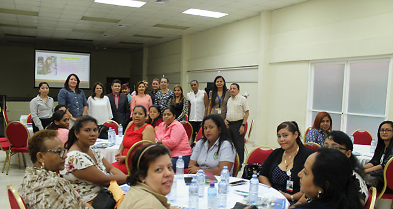 Capacitan a secretarias y oficinistas del IPHE en tema de proyeccin e imagen