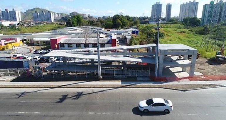 puente peatonal de la UTP