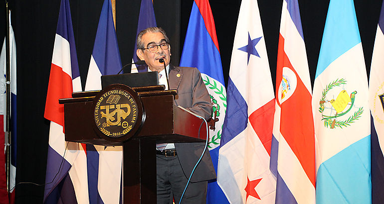 Rector de la UTP Ing Hctor M Montemayor