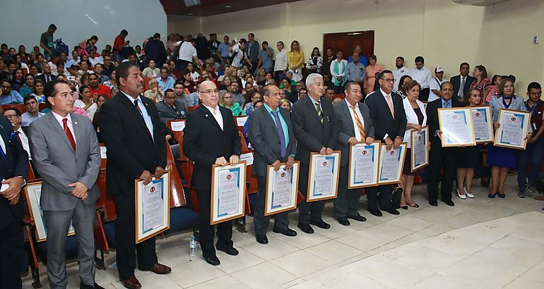 UNACHI Entrega formal de credenciales a los ganadores de las pasadas elecciones