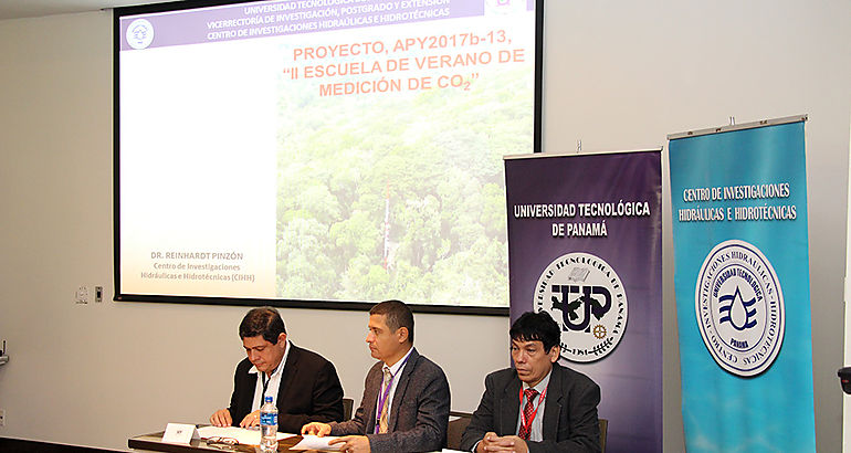 UTP Lanzamiento del Proyecto APY  2017b13 