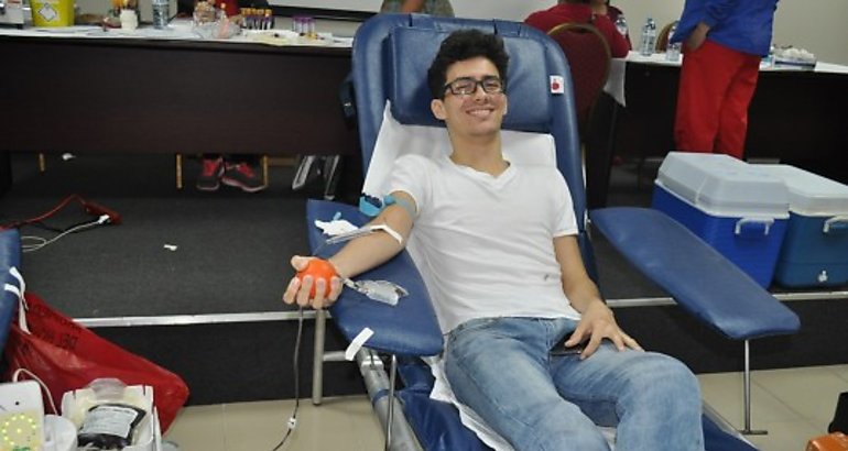 Donacin para el Banco de Sangre del Hospital Santo Toms