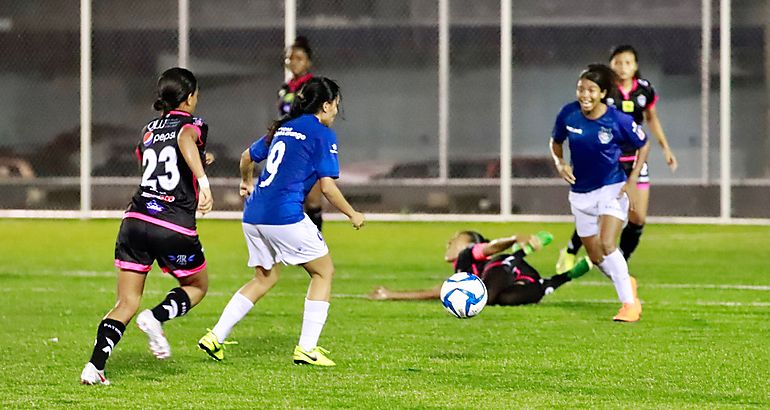 Universitario ratifica su podero Tauro y Atltico en suspenso 