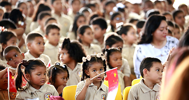 Estudiantes distinguidos de Pacora estudiarn en China 