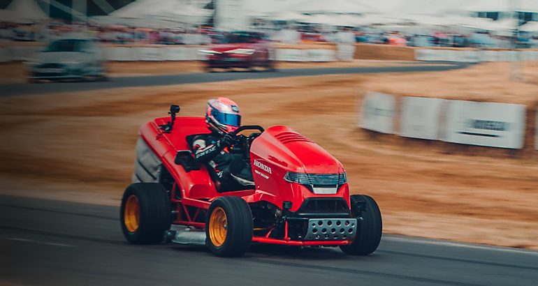 El cortacsped Mean Mower V2 de Honda