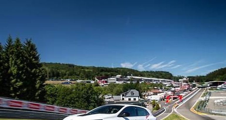 Renault Mgane RS Trophy R nuevo rcord en SpaFrancorchamps