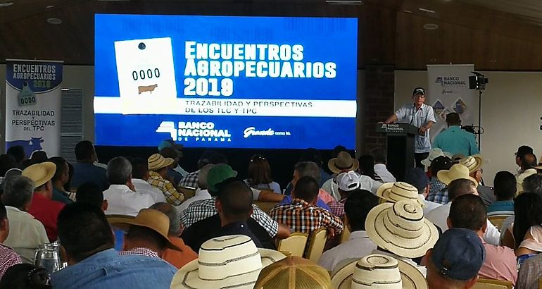 Productores de Cocl participan del Encuentro Agropecuario organizado por el Banco Nacional