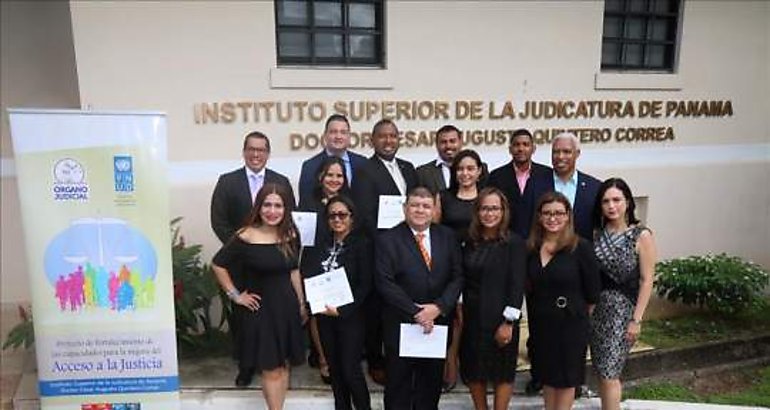 Colaboradores del OJ reciben certificado de diplomado en Formacin de Formadores por Competencias