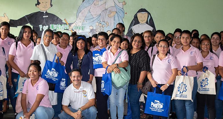 Trabajadoras domsticas se capacitan en habilidades para la vida y el trabajo