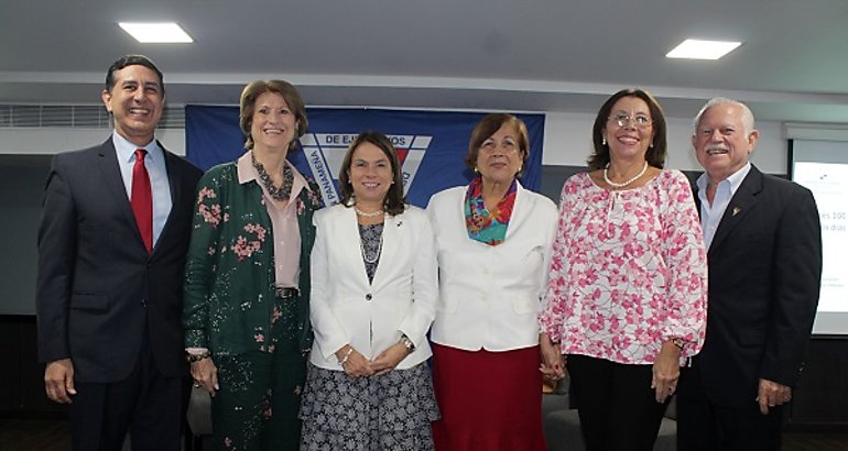 Ministra de Educacin presenta a empresarios el avance de las acciones prioritarias