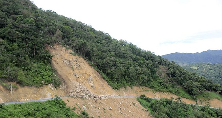 Ministro del MOP Inspecciona Derrumbes en la Carretera El CopMarta Provincia de Cocl