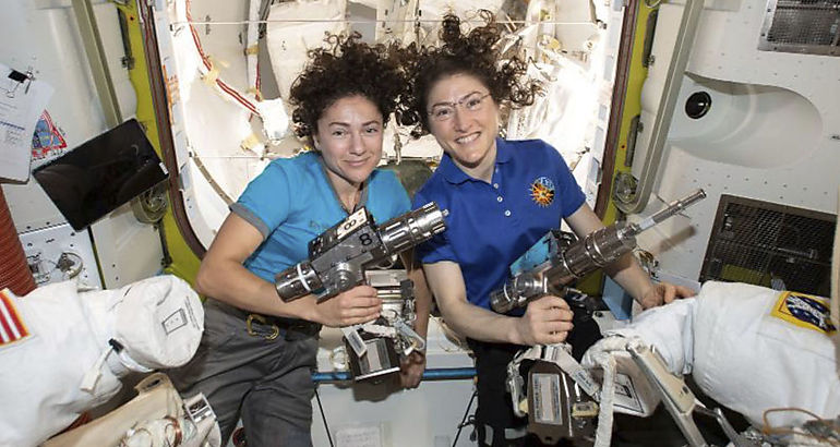 La primera caminata espacial femenina de la NASA