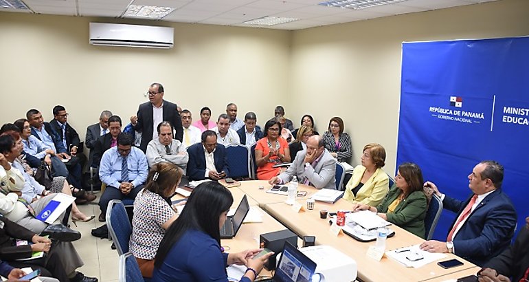 Autoridades educativas se reunieron con gremios docentes 