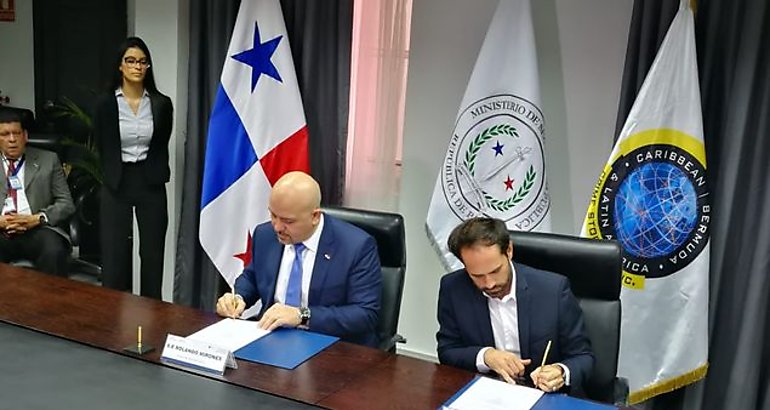 Ministerio de Seguridad firma acuerdo con plataforma digital CSI para hacer denuncias annimas