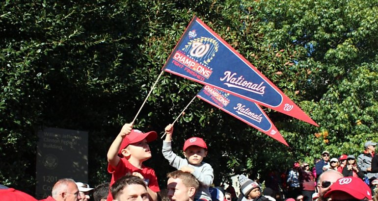 Capital de Estados Unidos festeja corona de Nacionales en MLB