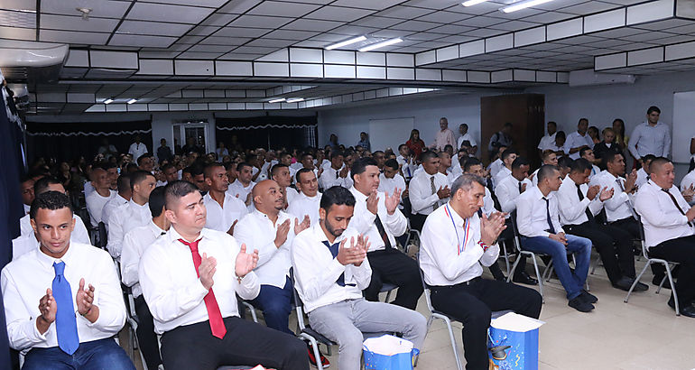 101 privados de libertad se gradan en el Centro Penitenciario de Veraguas 