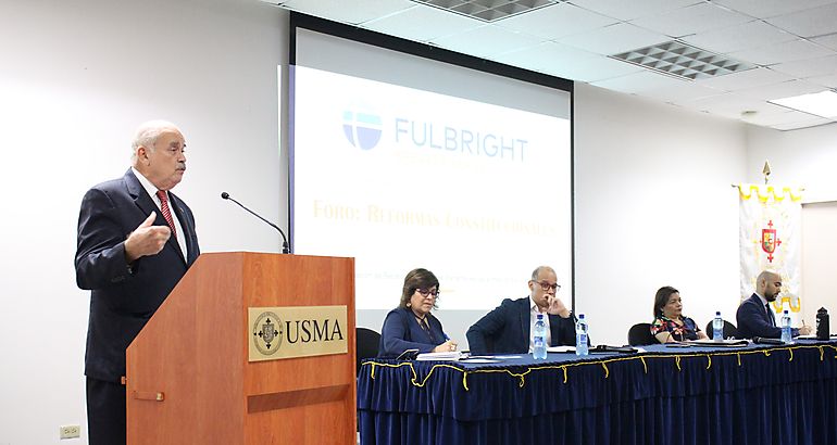 Foro sobre reformas constitucionales en la USMA