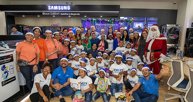 Samsung abre sus puertas para desear Feliz Navidad junto a nios de varias escuelas de la regin