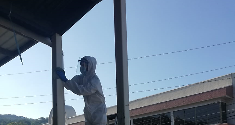 Limpieza en Centro de Salud de Boquete