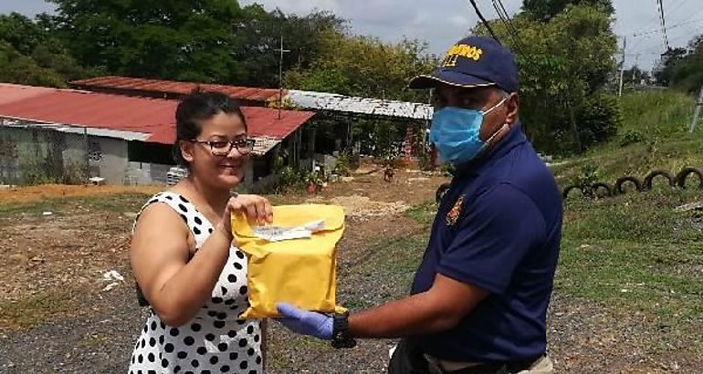 Panam Oeste recibe medicamentos puerta a puerta