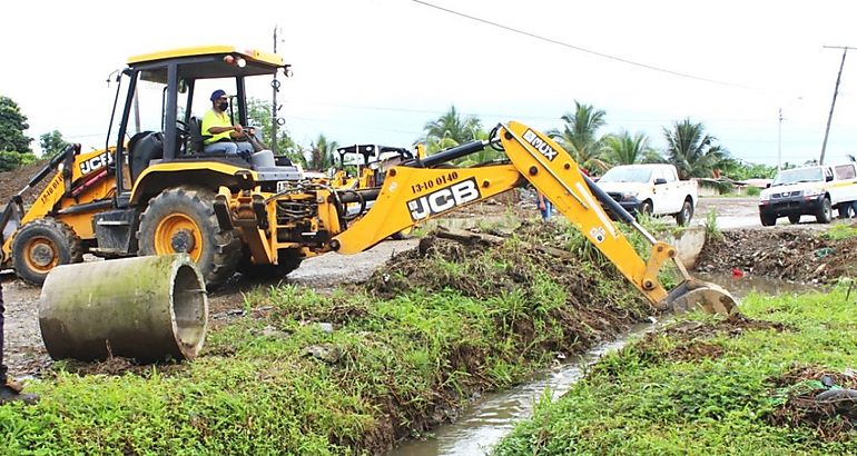 Se realiza dragado del sistema pluvial en el corregimiento El Empalme