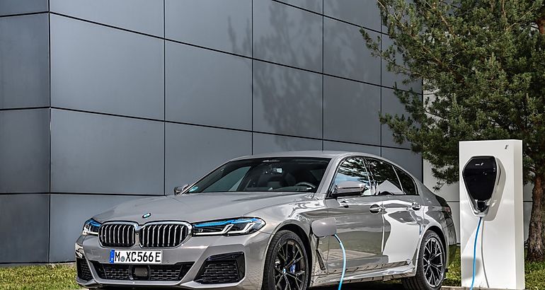 BMW presenta el nuevo 545e xDrive