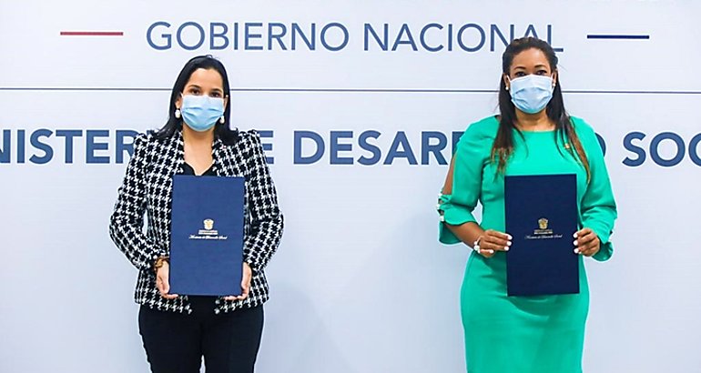 MIDES y SENADIS firman convenio para promover la inclusin social de personas con discapacidad