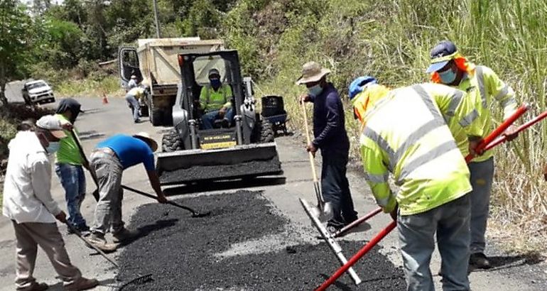 Jornada de bacheo en la Comarca Ngbe  Bugl