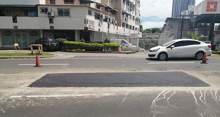 MOP de Panam Centro limpia canales pluviales y parchea varios puntos de la capital