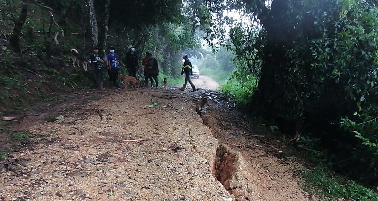 Inspeccionan grietas en la va al norte de Sante Fe 