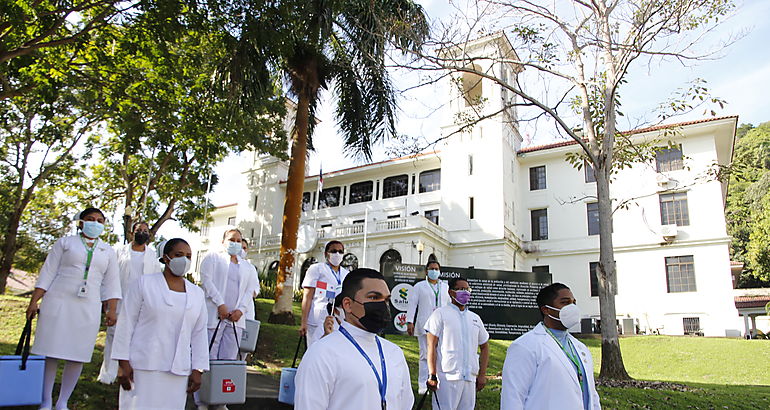 Inicia colocacin de vacuna al personal de salud de los hoteles hospitales