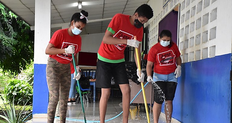 Jvenes realizan voluntariado 