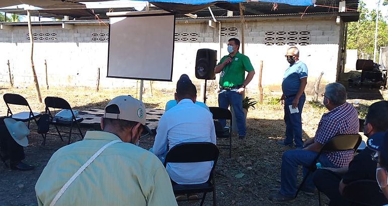 MiAMBIENTE realiza capacitacin a productores sonaeos