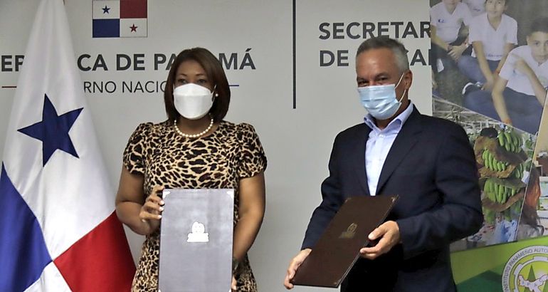 IPACOOP y SENADIS firman convenio para facilitar a discapacitados crear cooperativas