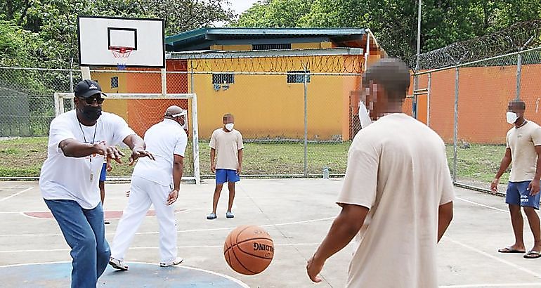 Realizan Clnica deportiva y charla motivacional para adolescentes detenidos