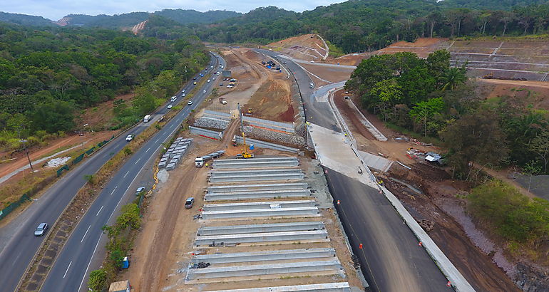 Ampliacin a 8 carriles de la va puente de Las Amricas Arraijn presenta un 3299 de avance